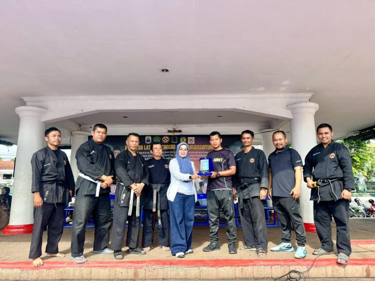 Guna Meningkatkan Kekompakan, BKC Karate Lebak Menggelar Latihan Gabungan 41 1000141861