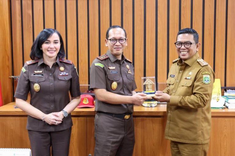 Perkuat Pengawasan, Gubernur Banten Andra Soni Jalin Sinergi Dengan Kejati Banten 26 1000179817