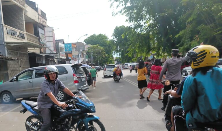 Personel Polsek Rangkasbitung Amankan Kegiatan Jalan Sehat di Alun-Alun Rangkasbitung 13 IMG 20251116 WA0050 2