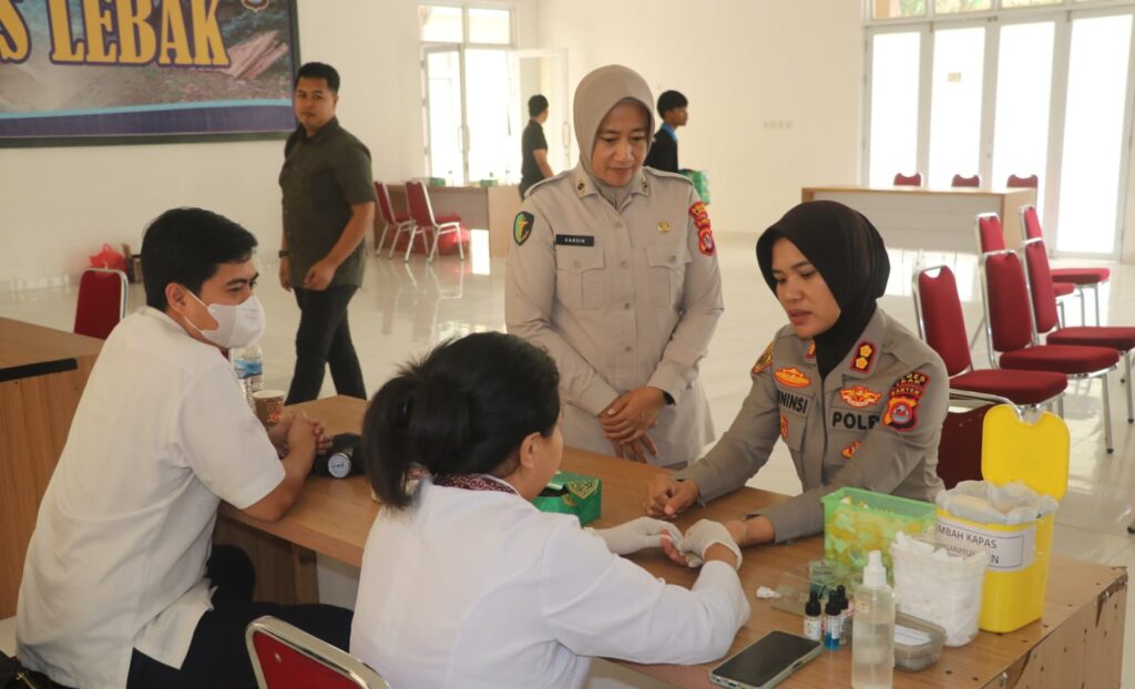 Sambut Hari Jadi Humas Polri ke-75, Polres Lebak Gelar Donor Darah untuk Bantu Masyarakat 1 1003881691