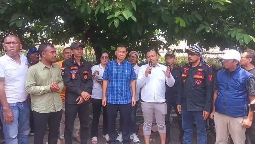 Gabungan Ormas Sampaikan Lima Tuntutan ke RS Misi Lebak, King Naga Apresiasi Plt. Direktur Temui Massa 1 1003883240